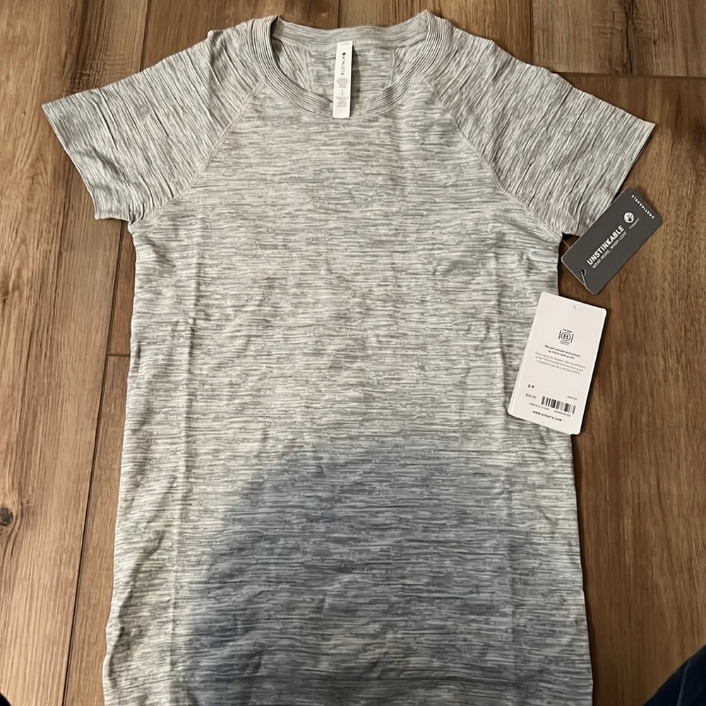 Athleta Momentum Tee T-Shirt
